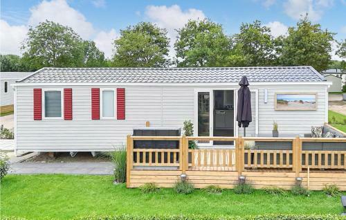 Beautiful Home In In de Bongerd With 3 Bedrooms