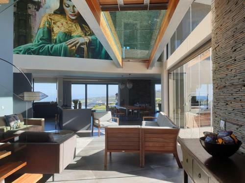 Villa Luxury Home Located On Pinnacle Point Golf Estate