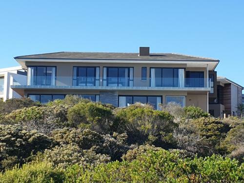 Villa Luxury Home Located On Pinnacle Point Golf Estate