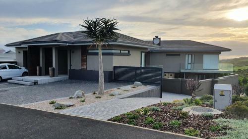 Villa Luxury Home Located On Pinnacle Point Golf Estate
