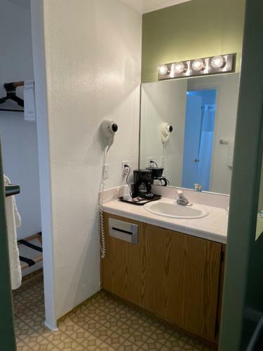 Murphey's Motel Llc