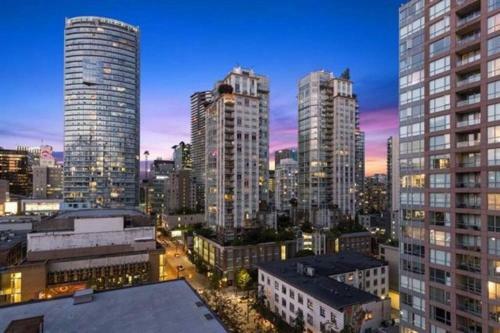 Apartamento Rare Find Loft With Fireplace @ Central Downtown