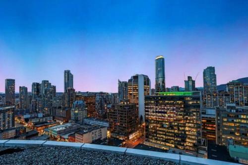 Apartamento Rare Find Loft With Fireplace @ Central Downtown