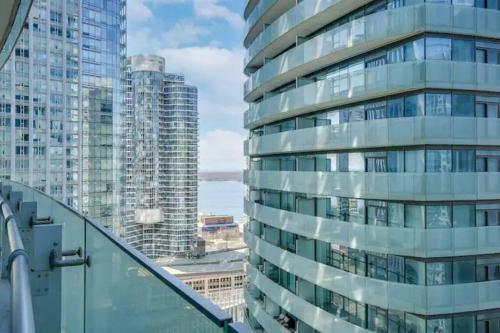 Apartamento 2br Downtown Toronto Condo Steps To Union/cn Tower