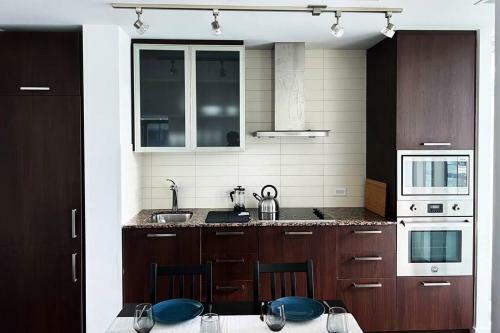 Apartamento 2br Downtown Toronto Condo Steps To Union/cn Tower