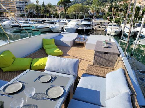 Houseboat Aurora