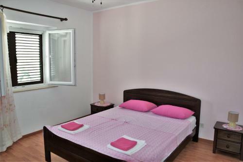 Villa Matea With Pool