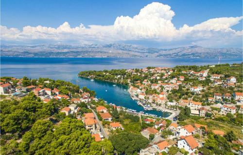 Stunning Apartment In Splitska W/ 1 Bedrooms
