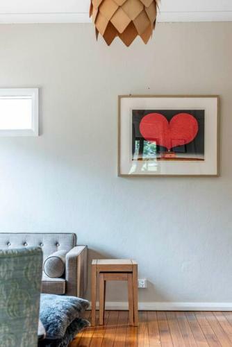 Inner-city Comfort & Charm / Narrabundah
