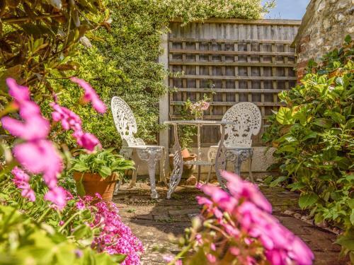 Apartamento Pass The Keys Charming Annexe Attached To Thatched Cottage
