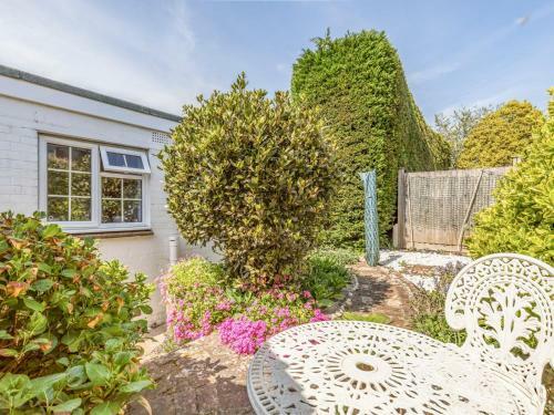 Apartamento Pass The Keys Charming Annexe Attached To Thatched Cottage
