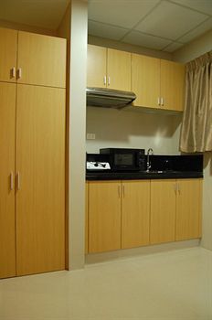 Rumi Apartelle Hotel