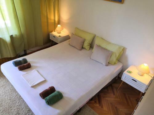 Apartments Srhoj