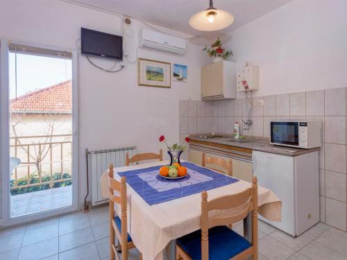 Apartments Srhoj