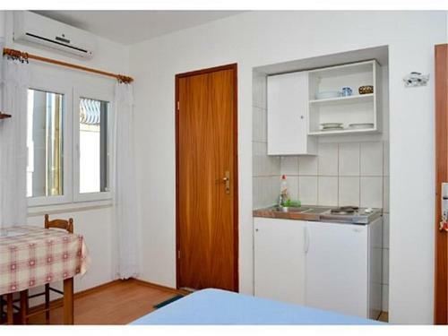 Apartments Srhoj