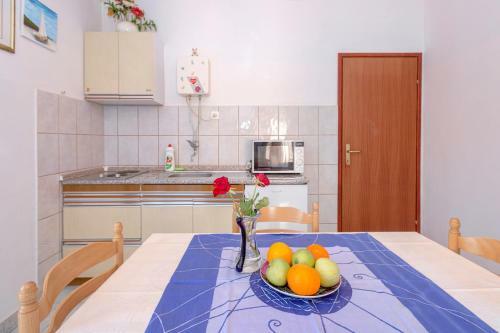 Apartments Srhoj