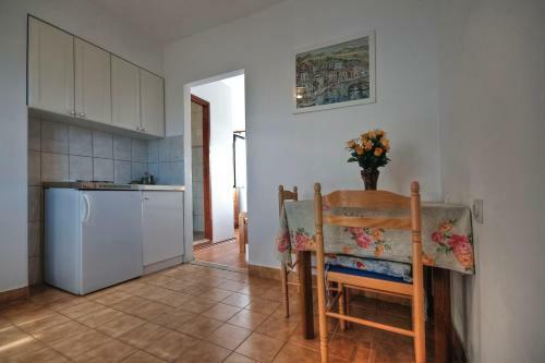 Apartments Srhoj