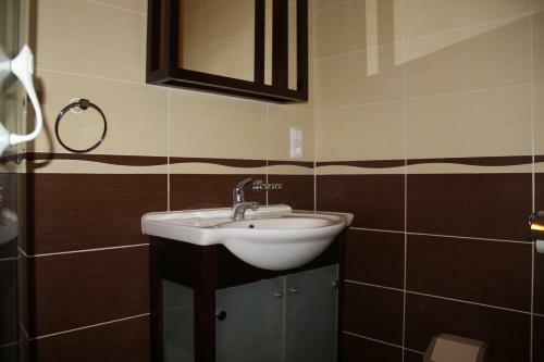 Edit Apartman
