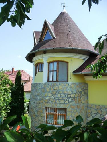 Stefan Apartments