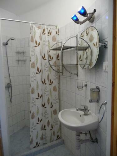 Stefan Apartments