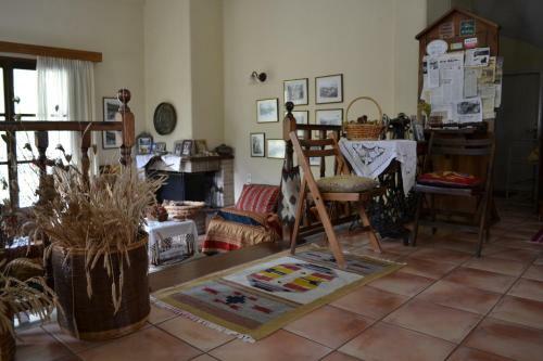 Hostal Xenonas Aloni