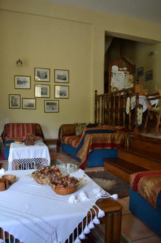 Hostal Xenonas Aloni