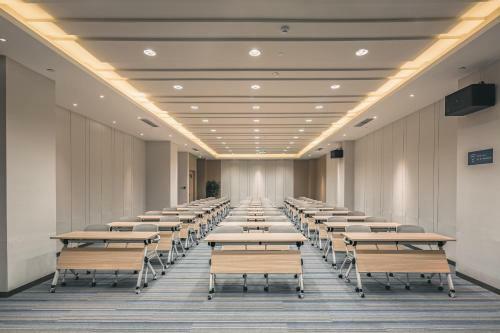 Atour Hotel Qingdao Cbd Hangzhou Road