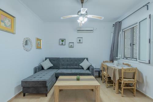 Flora's Apartment!