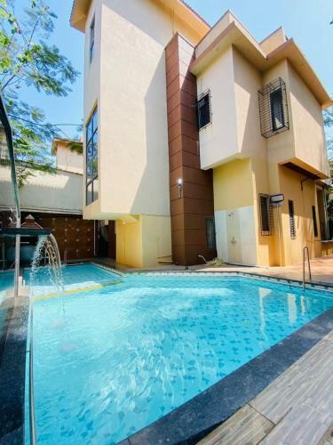 Ad Villas
