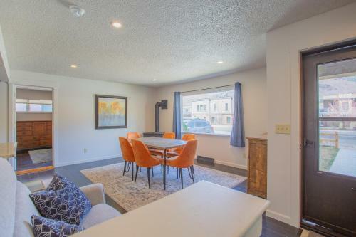 Spacious 4 Bedroom House Close To Everything!