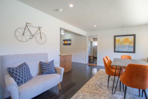 Spacious 4 Bedroom House Close To Everything!
