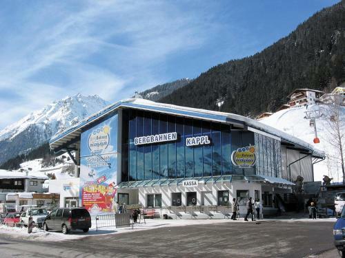 Chic Holiday Apartment Near Ischgl With Ski Room