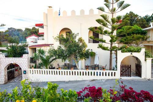 Remarkable Jasmine Apartment In Panormo