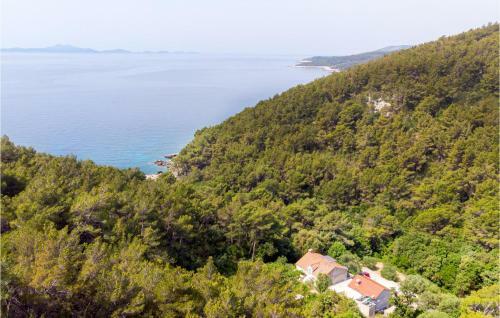 Nice Home In Pupnat With Wifi And 5 Bedrooms