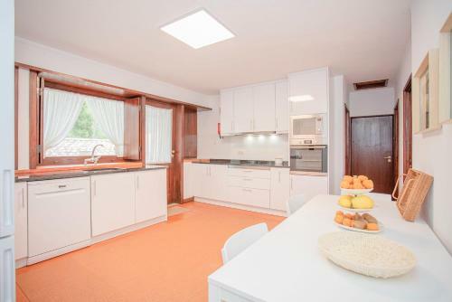 Liiiving In Moledo - Beach & Garden Villa