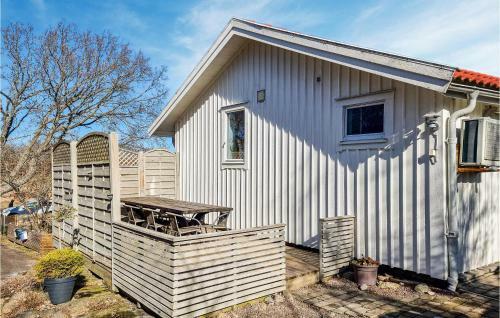 Nice Home In Sk�rhamn With Wifi And 2 Bedrooms