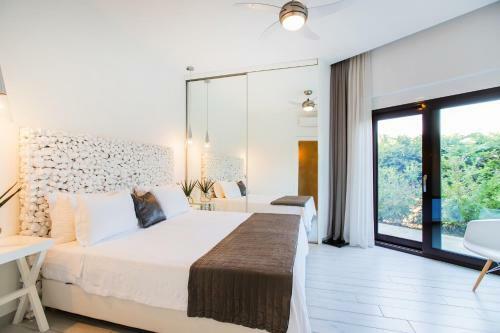 Urania Sani Villas