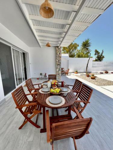 Vaso Sea Villa