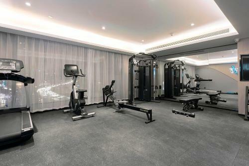 Atour Hotel Wuhan Optics Valley Square Yangjia Bay