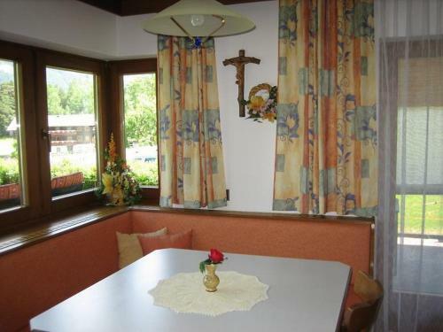 Hostal Ferienwohnungen P�tscher