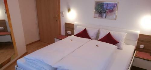 Hostal Ferienwohnungen P�tscher