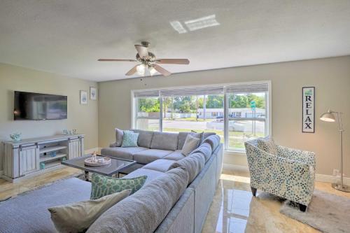 Bright And Airy Home About 6 Mi To Clearwater Beach