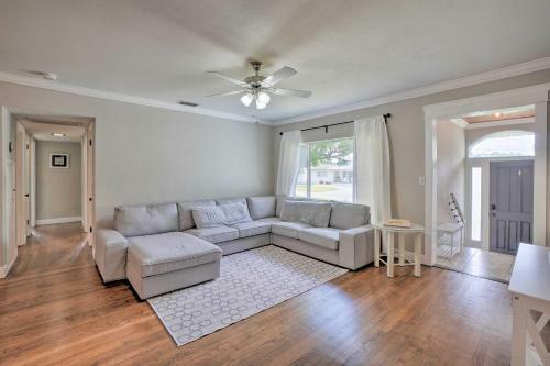 Sunny Clearwater Home - 5 Mi To Beach And Park!