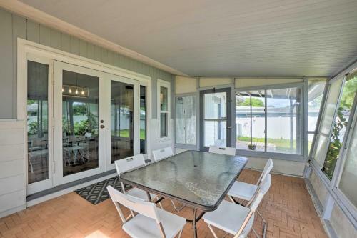 Sunny Clearwater Home - 5 Mi To Beach And Park!