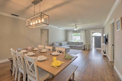 Sunny Clearwater Home - 5 Mi To Beach And Park!