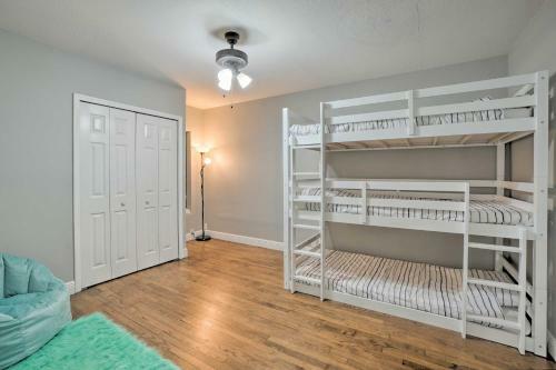 Sunny Clearwater Home - 5 Mi To Beach And Park!