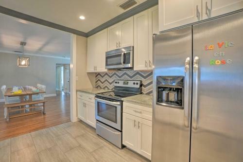 Sunny Clearwater Home - 5 Mi To Beach And Park!