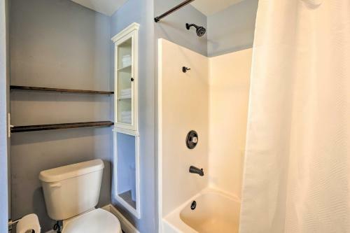 Sunny Clearwater Home - 5 Mi To Beach And Park!