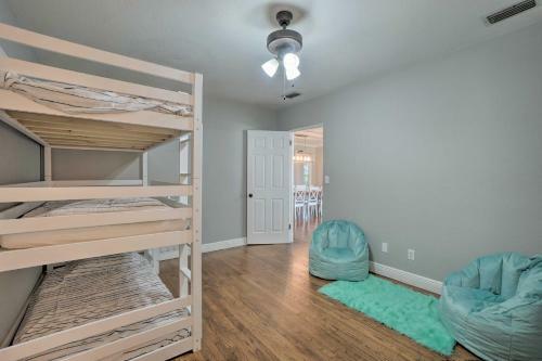 Sunny Clearwater Home - 5 Mi To Beach And Park!