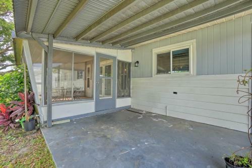 Sunny Clearwater Home - 5 Mi To Beach And Park!